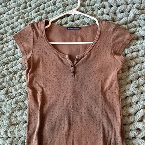 Brandy Melville Brown Ditsy Cap Sleeve Henley Tee